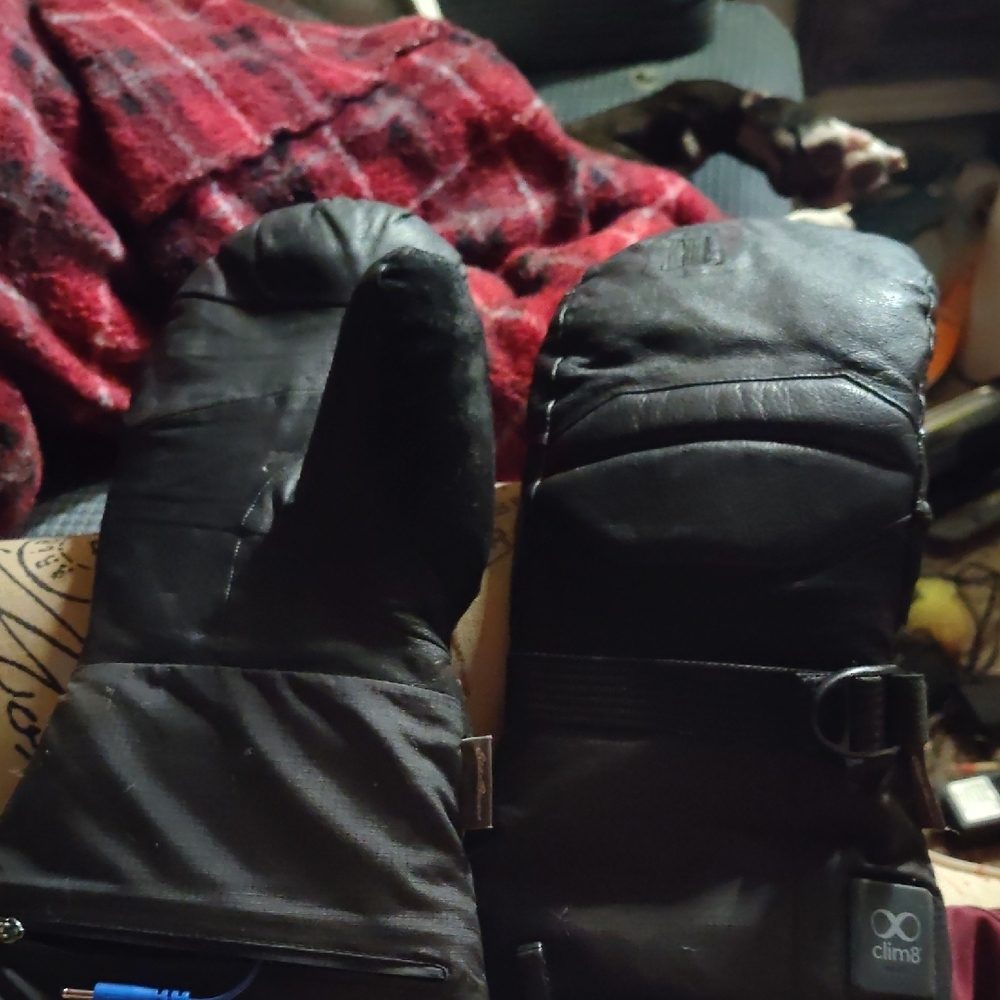Clim8 Black Winter Mittens